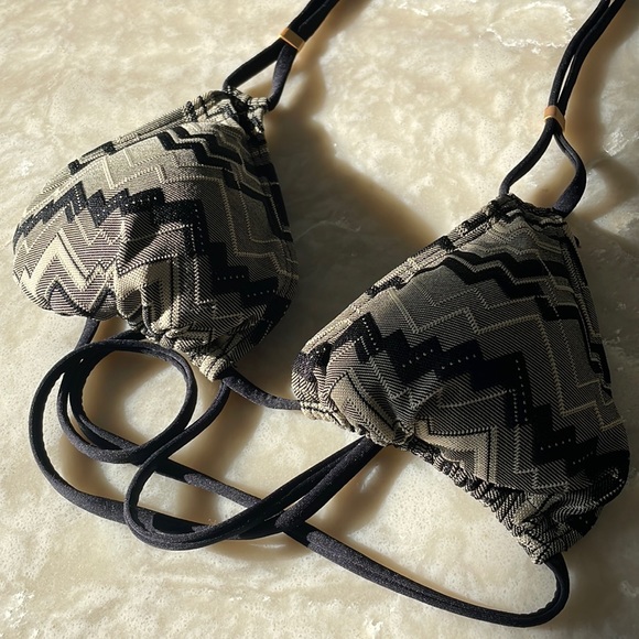 L *Space plaid pattern tan cream black zig zag beige triangle string bikini top - Picture 9 of 10